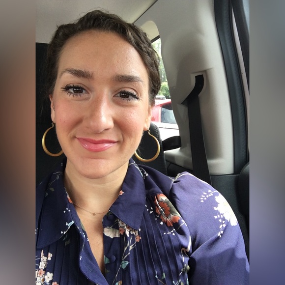 I’m a Jersey girl living in Brooklyn. I love quality and unique vintage finds! - Picture 4 of 5